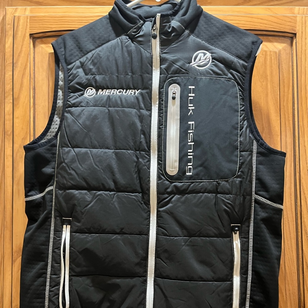 Huk Fishing Black Quilted Athletic Vest